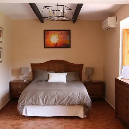 Casa El Castano Bed & Breakfast